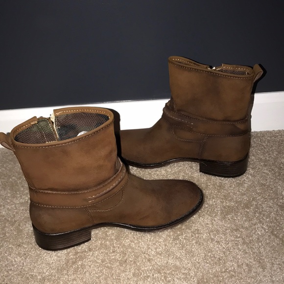 Women’s size 5 Ankle Booties - Picture 3 of 5